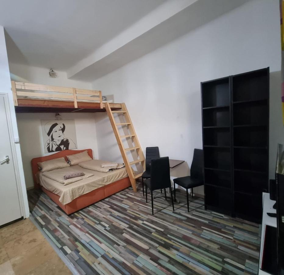 7Dab Apartment Bezeredj Contactless Self -Check-In Budapest Exterior photo
